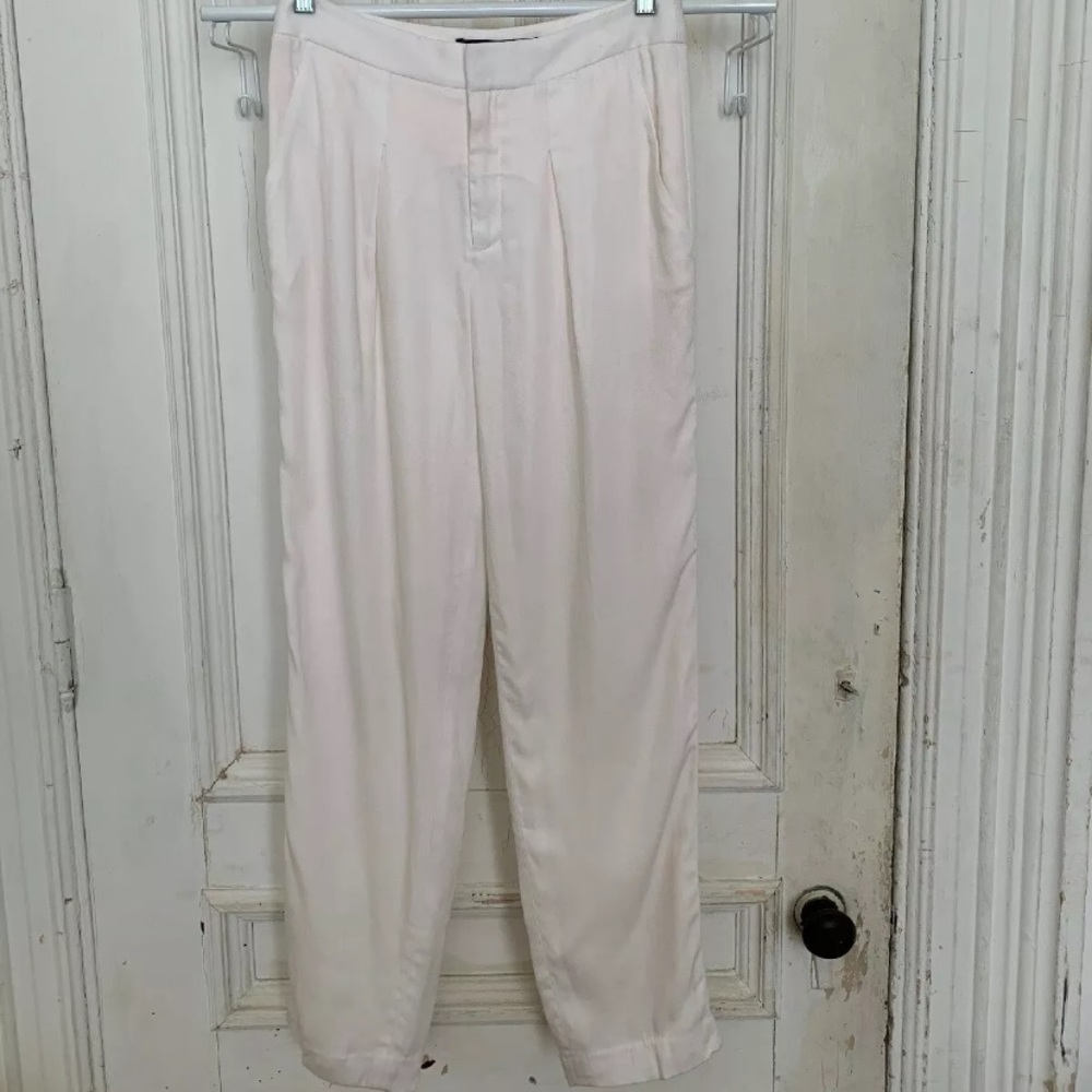 Theyskens’ Theory Cream Pleated Pants Size 0